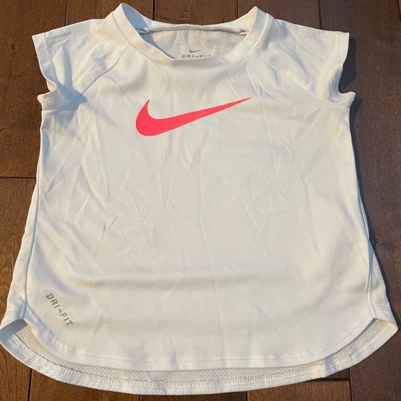Nike Dri-Fit 24 months tee - Picture 1 of 3